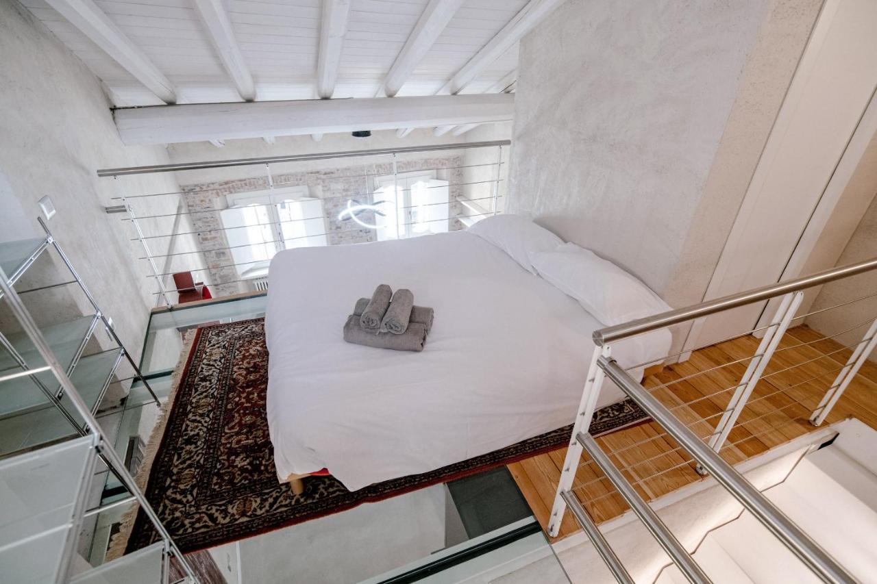 House Of Glass Cathedral View - The House Of Travelers Como Buitenkant foto